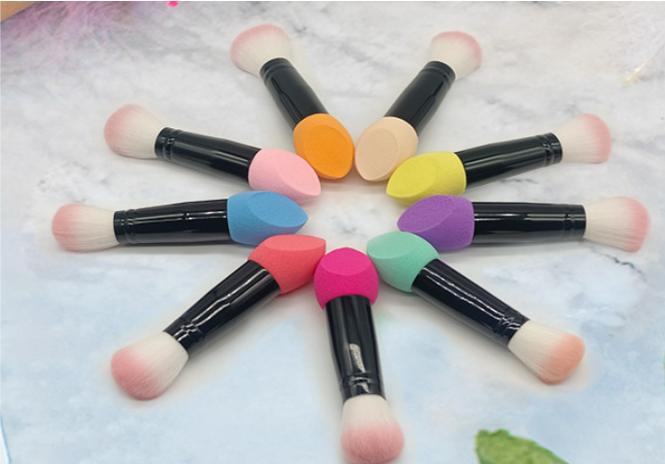 Dual-Ended Makeup Brush