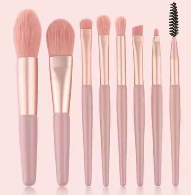 Makeup Brush in Faux Leather Pouch